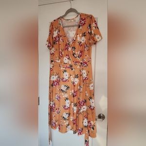 Pinup Fashion 20W Women's dress, golden yellow color with flowers.